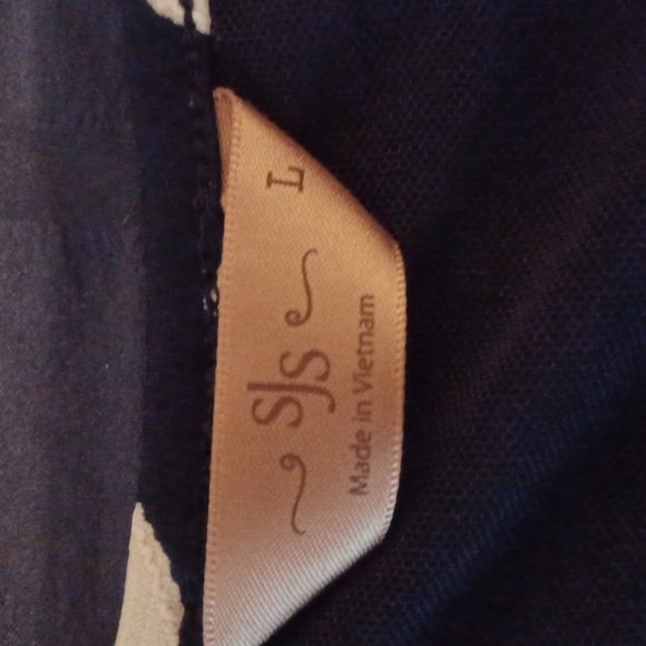 💙🏍SJS Floral Blouse with Sheer Black Yoke - Picture 6 of 9